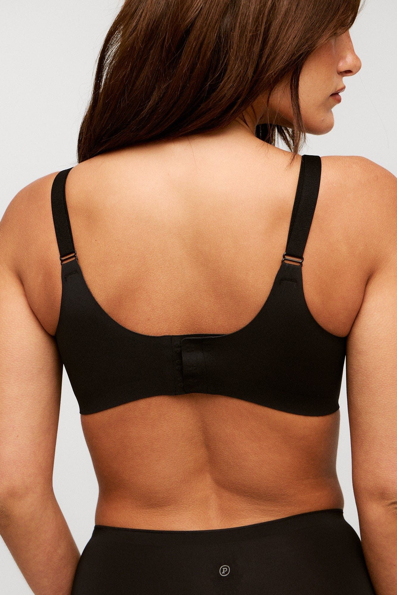 BioFlex™ Wireless Cross Over Lift Bra - Image 24