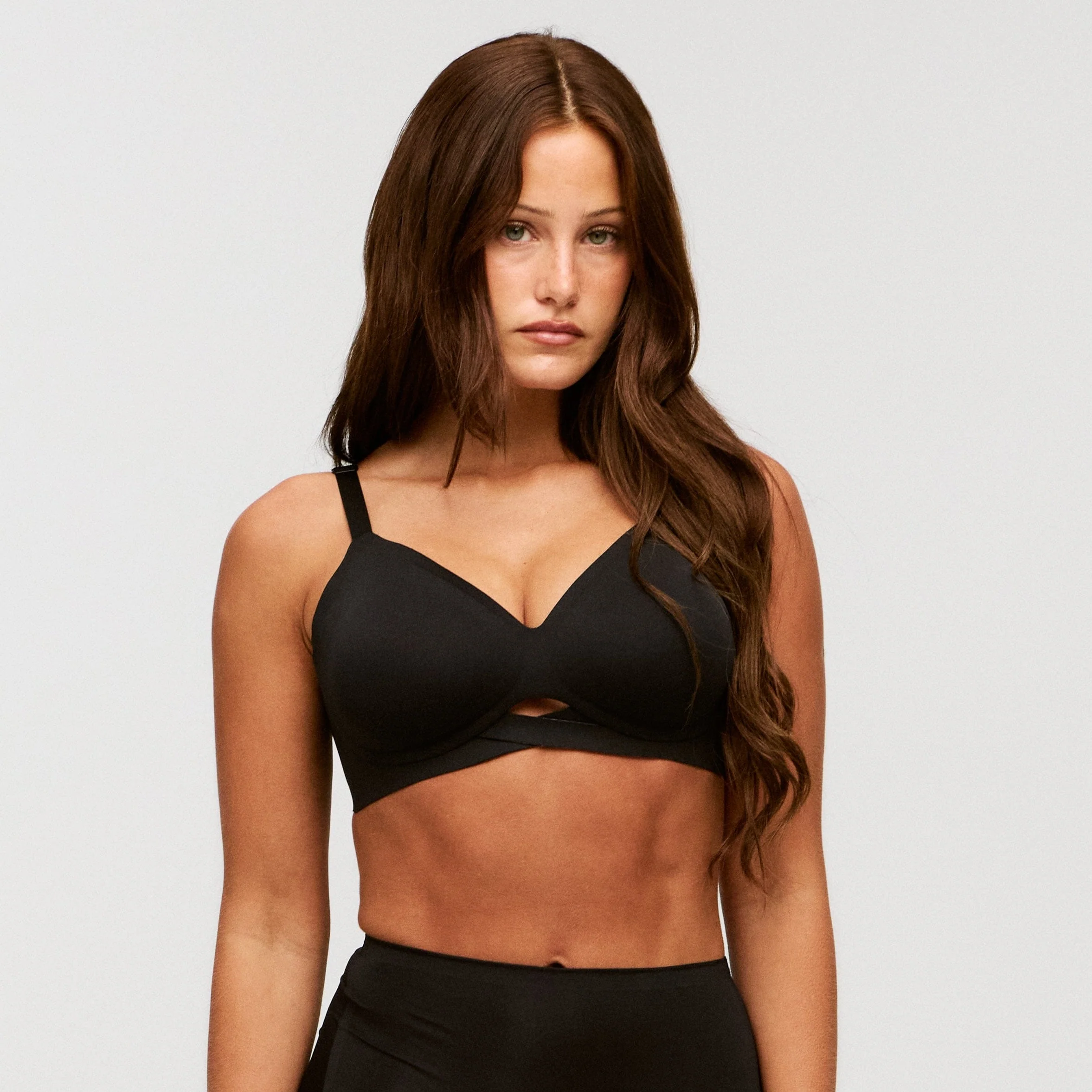 BioFlex™ Wireless Cross Over Lift Bra - Image 3