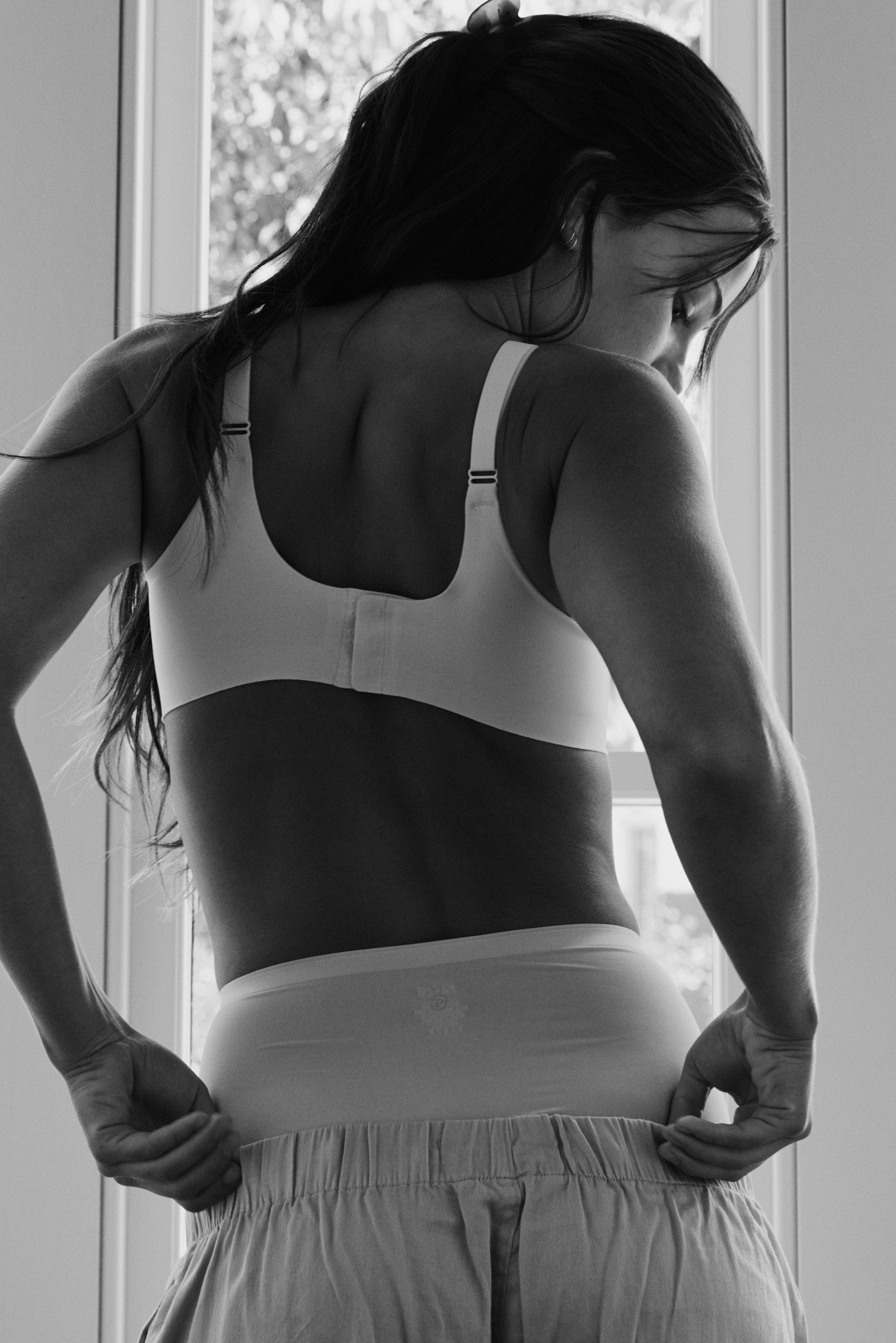 BioFlex™ Wireless Cross Over Lift Bra - Image 9
