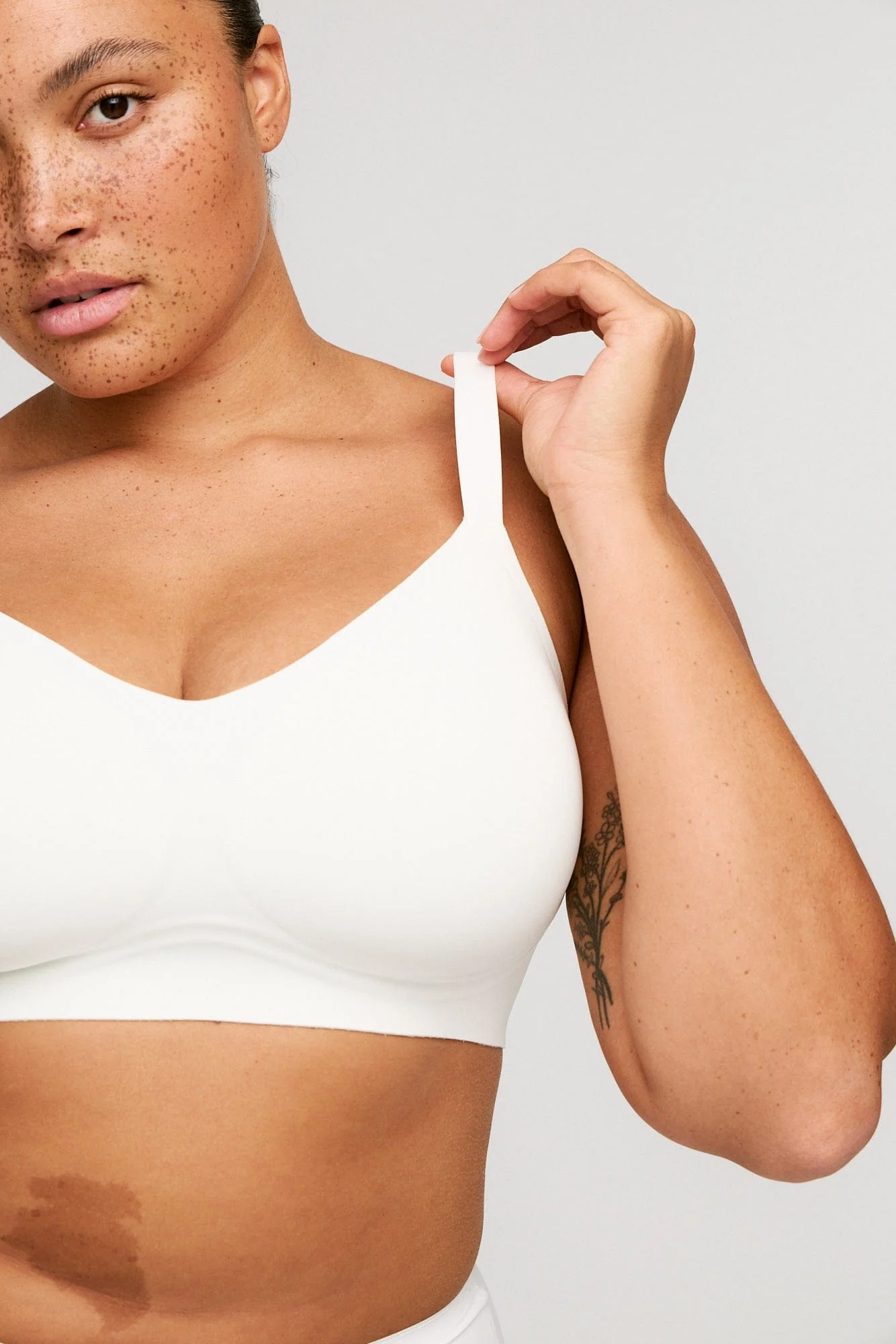 BioFlex™ Wireless Full Bust T-shirt Bra - Image 13