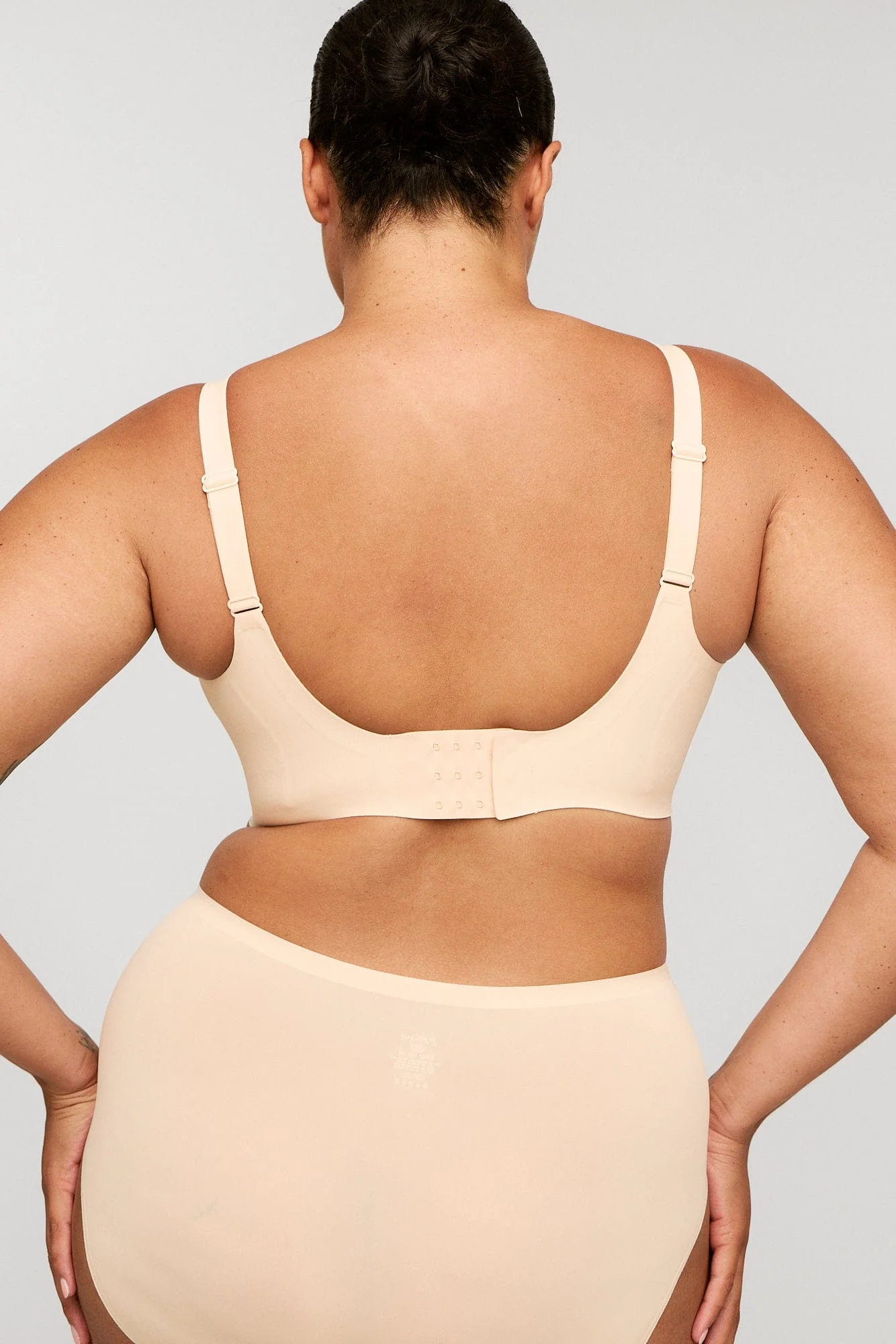 BioFlex™ Wireless Full Bust T-shirt Bra - Image 17