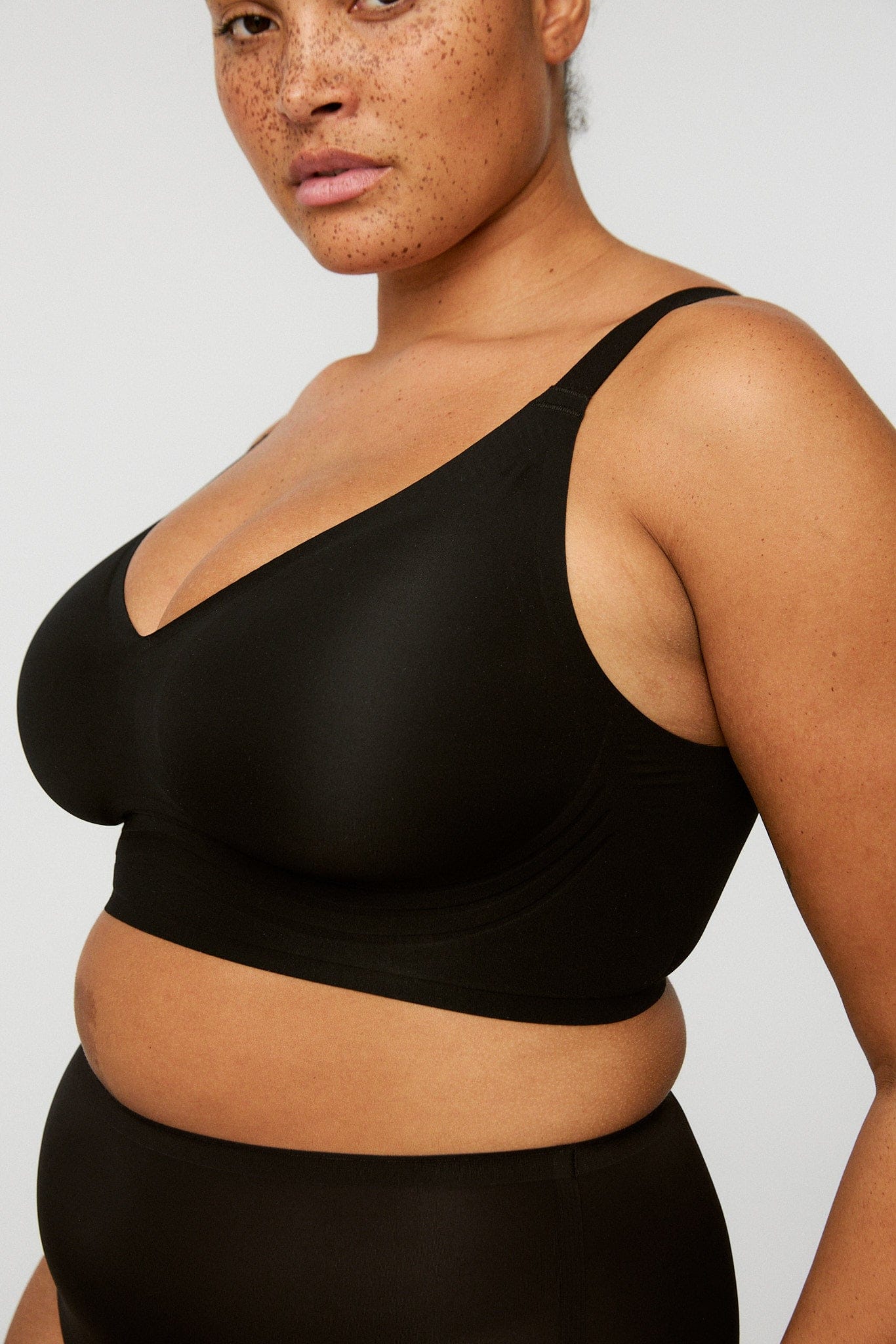 GlowTint™ Full Bust Travel Bra - Image 7